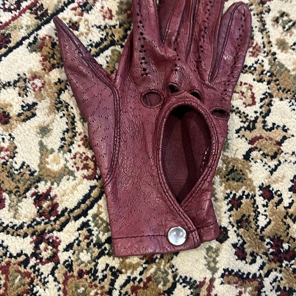 Maroon/Red Leather Gloves - Genuine Leather (small/petite) - Picture 8 of 10